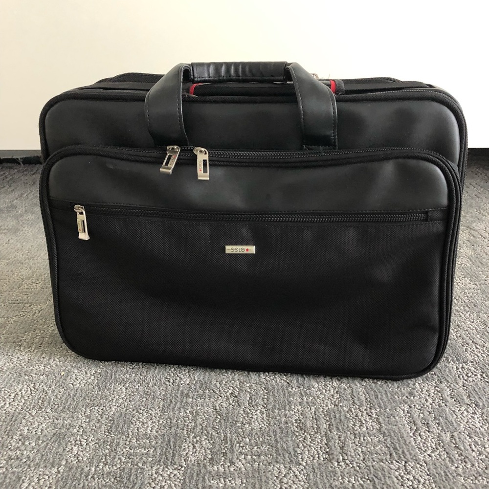 Solo black computer bag